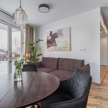 Mirror Garden - Private Garden, 15 Min To Old Town & Apartament