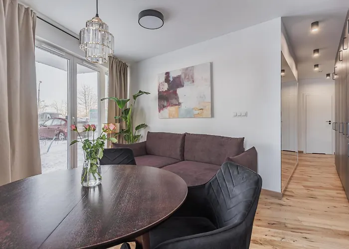 Mirror Garden - Private Garden, 15 Min To Old Town & Apartament