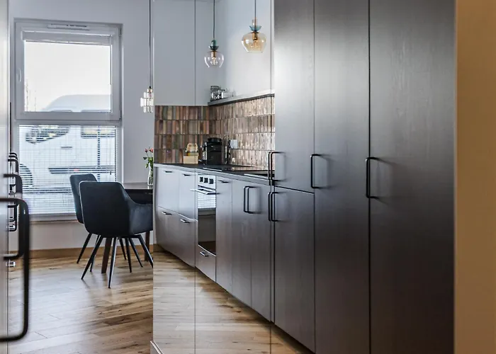 Mirror Garden - Private Garden, 15 Min To Old Town & Apartament Gdańsk