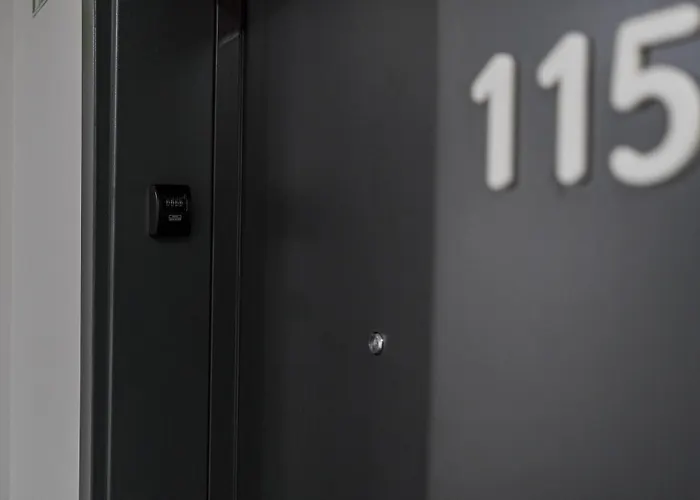 Mirror Garden - Private Garden, 15 Min To Old Town &