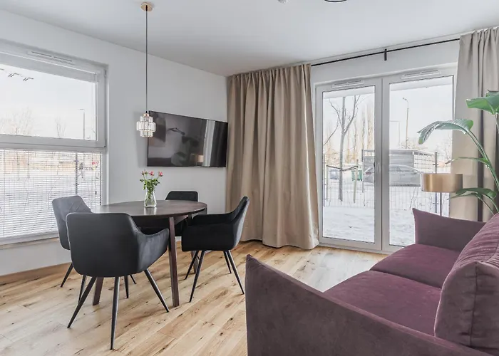 Apartment Mirror Garden - Private Garden, 15 Min To Old Town & Gdansk